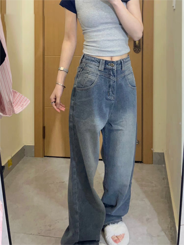 Blauwe boyfriend jeans uit de jaren 2000 met vervaagd effect